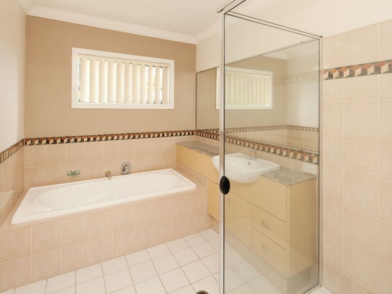 6/117 Palm Meadows Drive, Carrara QLD 4211