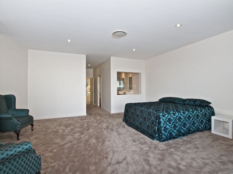 22 ‘Quay Views’ Emerald Islands Drive, Carrara QLD 4211