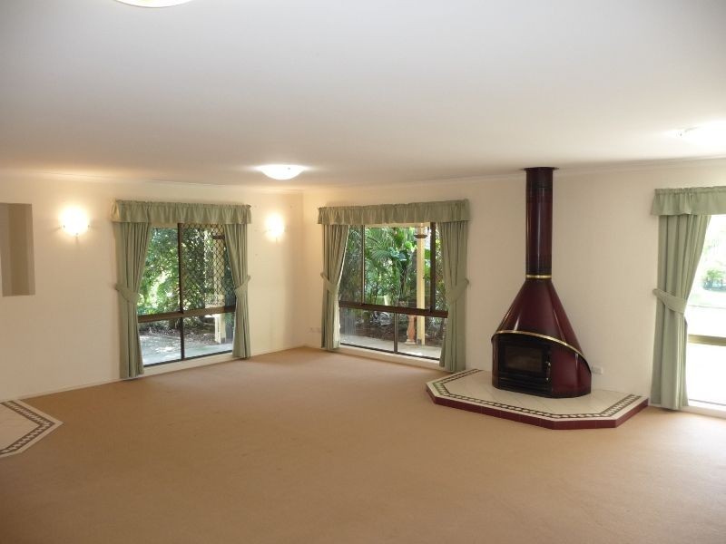 1 Josephine Terrace, Highland Park QLD 4211