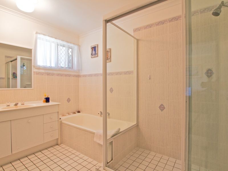 29 Pappas Way, Carrara QLD 4211