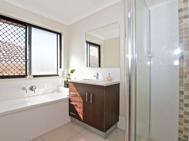 55 Zane Street, Molendinar QLD 4214