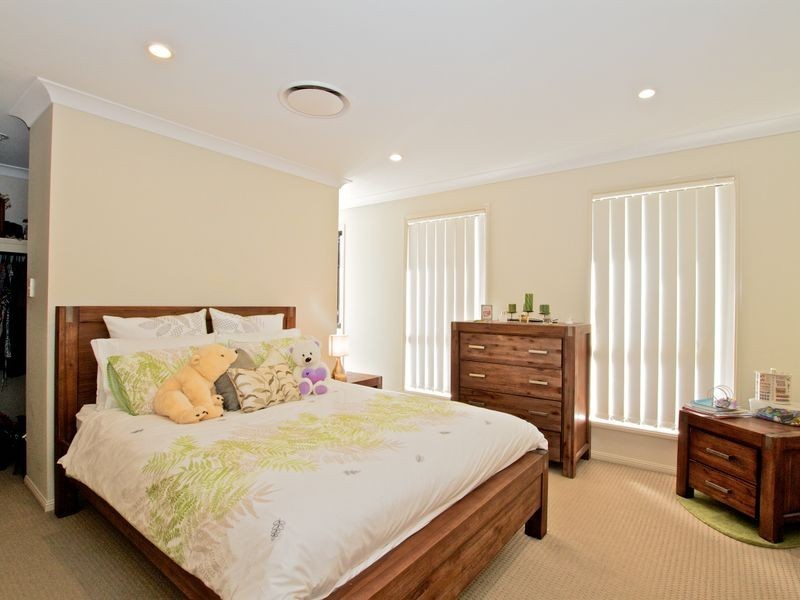 55 Zane Street, Molendinar QLD 4214