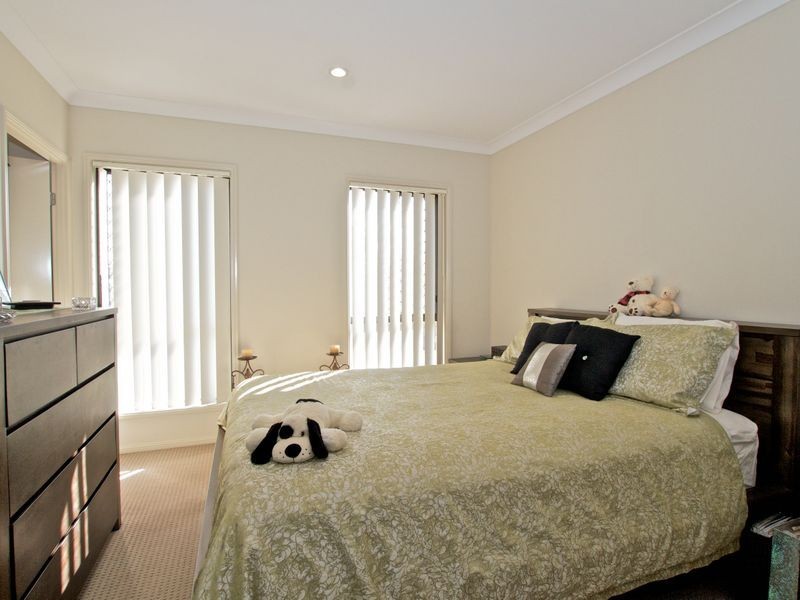 55 Zane Street, Molendinar QLD 4214