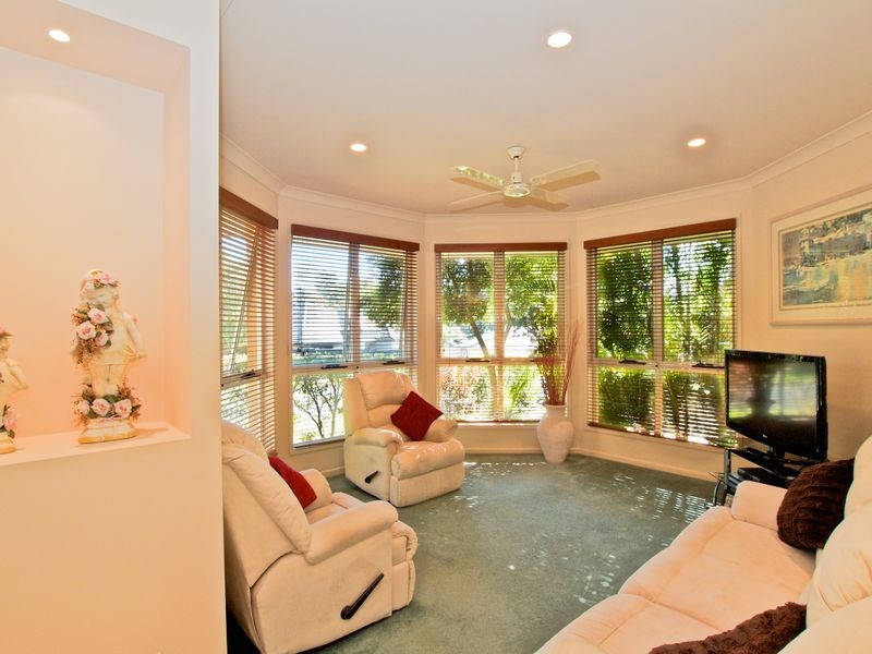 4 Riverwood Drive, Ashmore QLD 4214