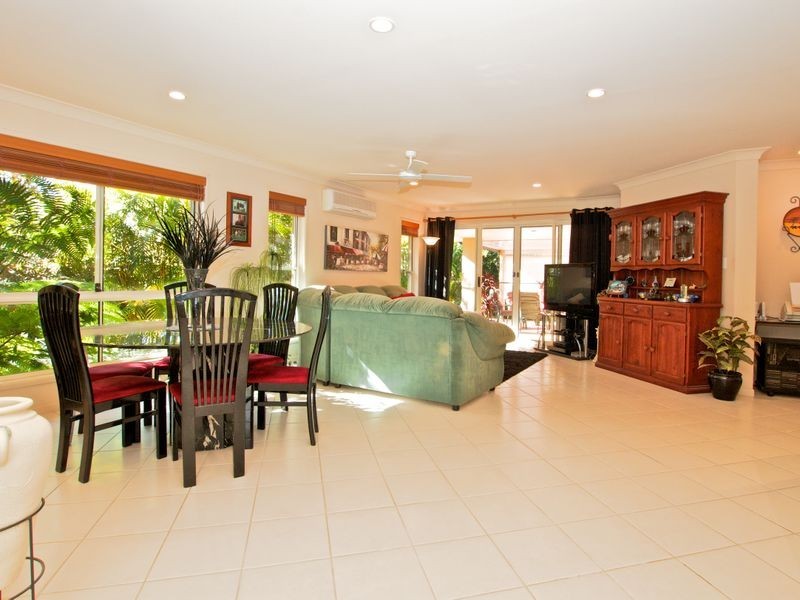 4 Riverwood Drive, Ashmore QLD 4214