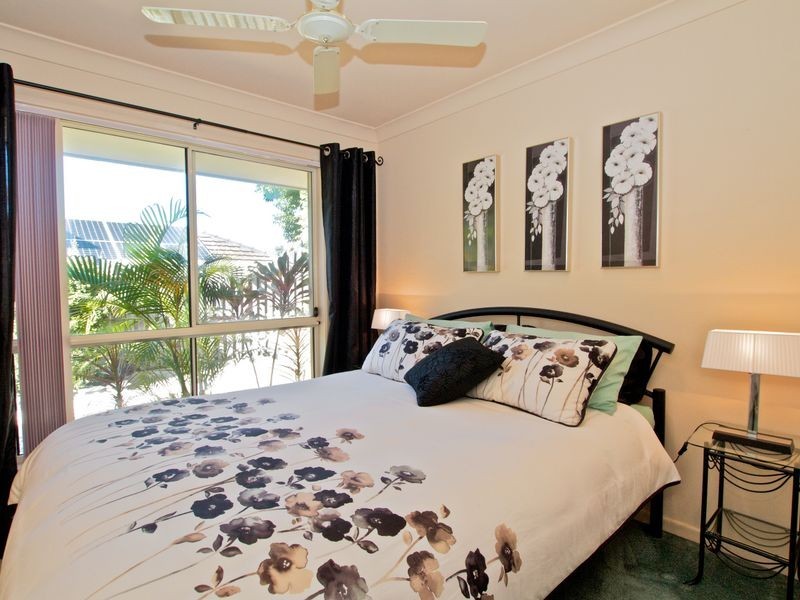 4 Riverwood Drive, Ashmore QLD 4214