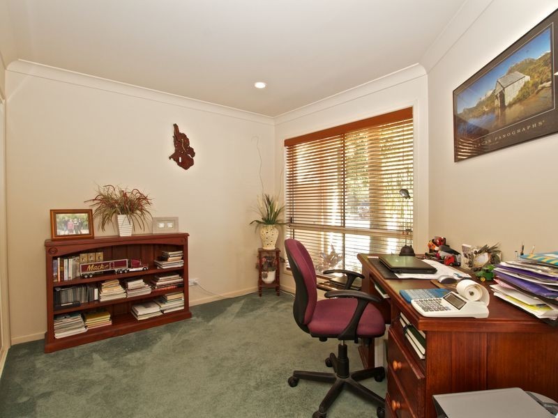 4 Riverwood Drive, Ashmore QLD 4214