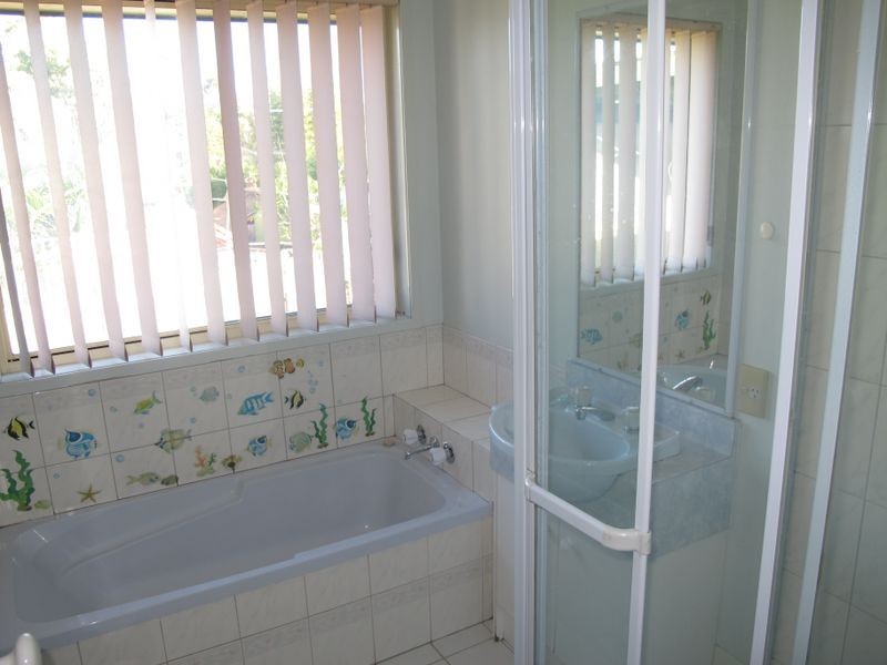 57 Explorers Way, Worongary QLD 4213