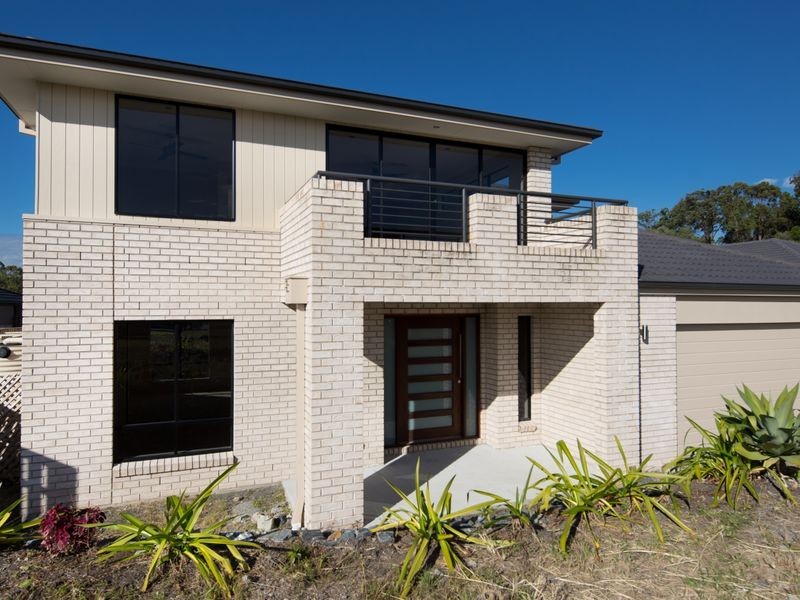 30 Wunburra Circle, Pacific Pines QLD 4211