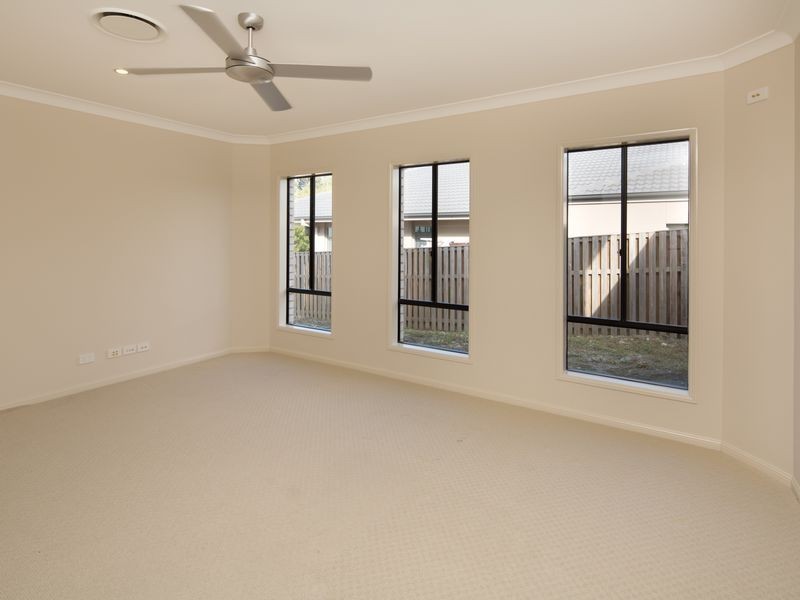 30 Wunburra Circle, Pacific Pines QLD 4211