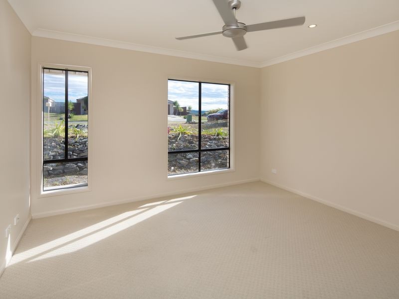 30 Wunburra Circle, Pacific Pines QLD 4211