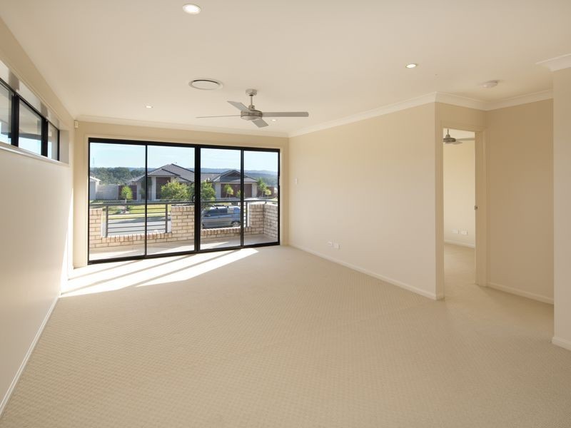 30 Wunburra Circle, Pacific Pines QLD 4211