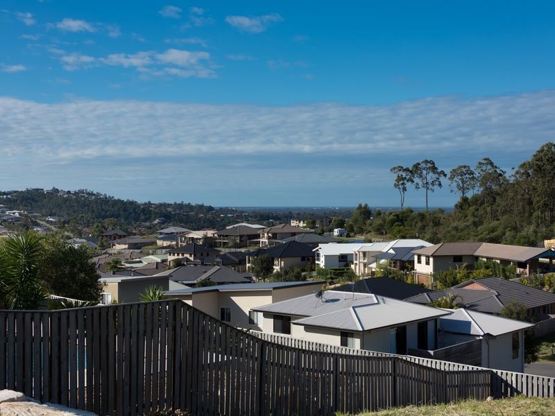 30 Wunburra Circle, Pacific Pines QLD 4211