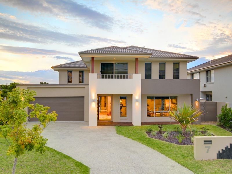 7 Edgewater Place, Helensvale QLD 4212