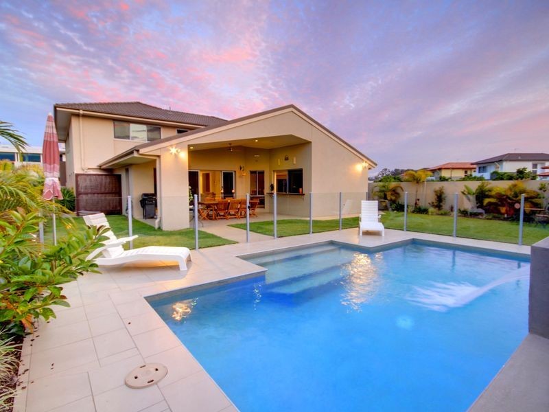 7 Edgewater Place, Helensvale QLD 4212