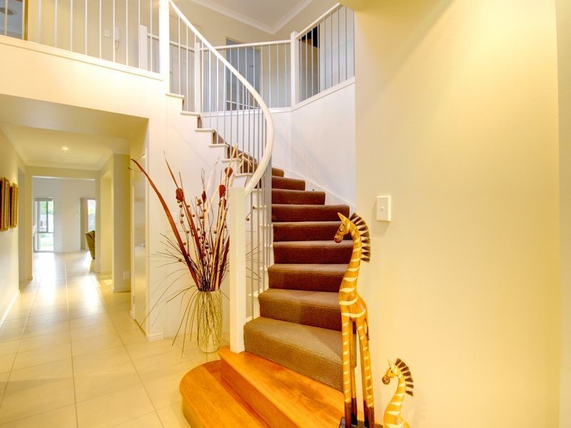 7 Edgewater Place, Helensvale QLD 4212