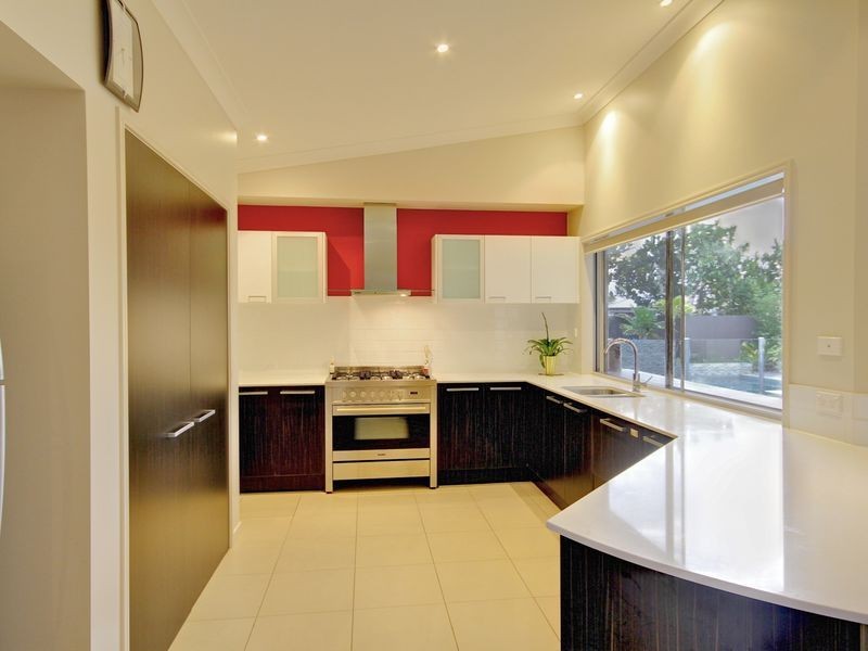 7 Edgewater Place, Helensvale QLD 4212