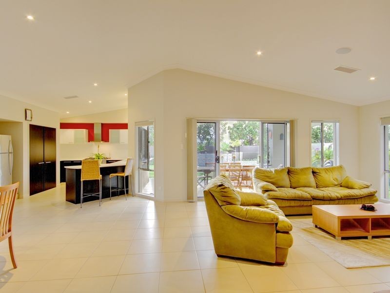 7 Edgewater Place, Helensvale QLD 4212