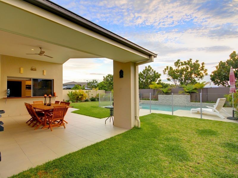 7 Edgewater Place, Helensvale QLD 4212