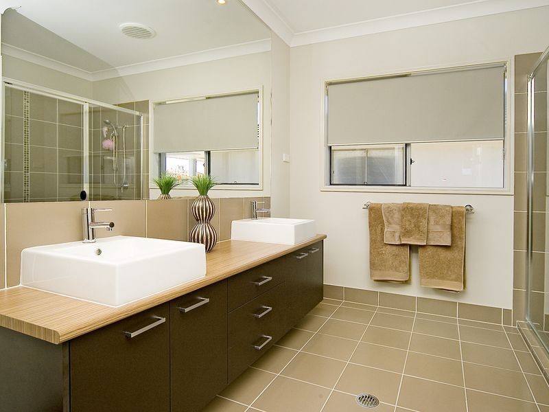 7 Edgewater Place, Helensvale QLD 4212