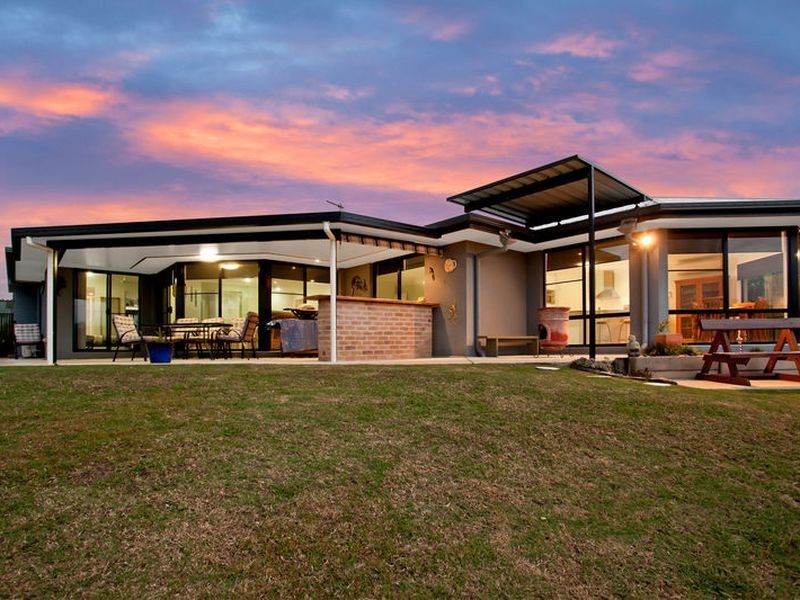 19 Jackaroo Crescent, Gilston QLD 4211