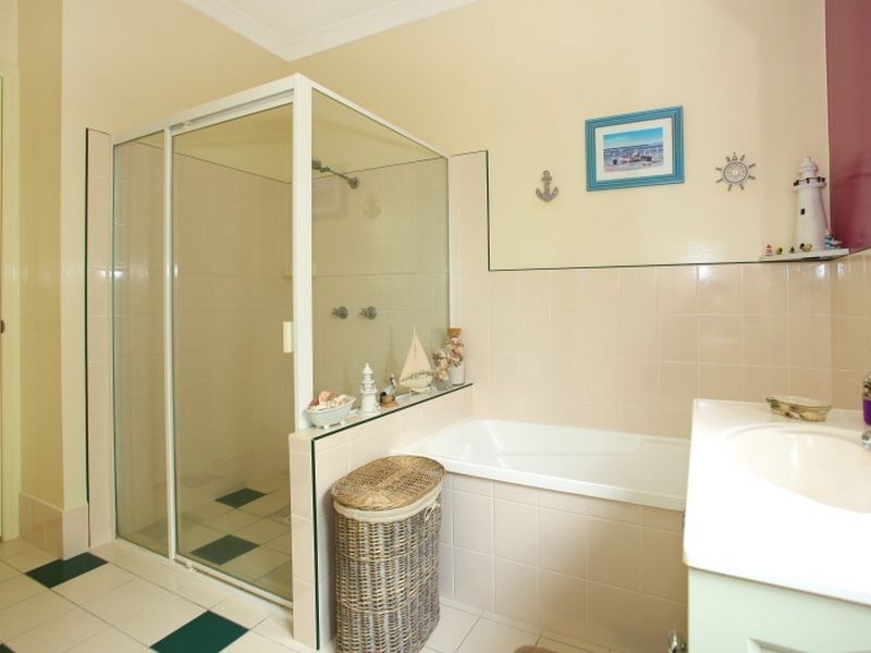 2 Rushworth Street, Worongary QLD 4213