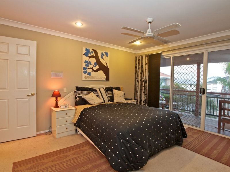 8 Parklane Place, Highland Park QLD 4211