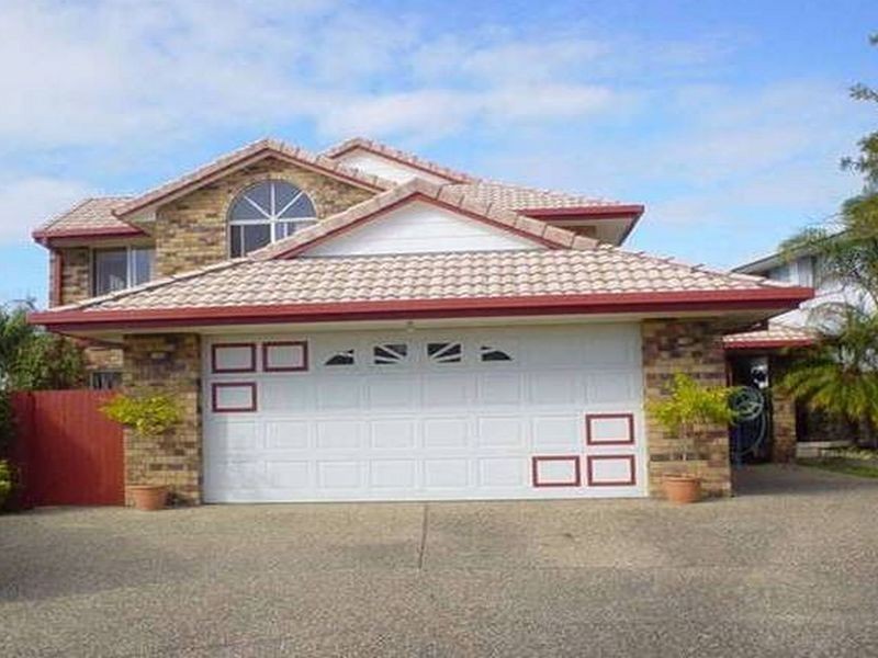 8 Parklane Place, Highland Park QLD 4211