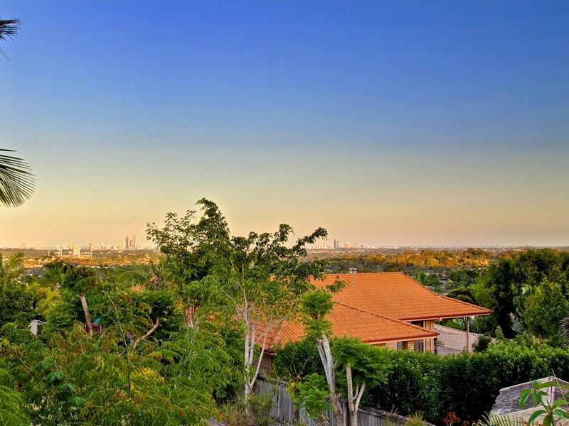 8 Parklane Place, Highland Park QLD 4211