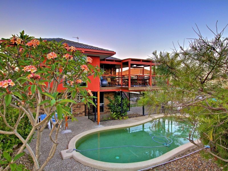 8 Parklane Place, Highland Park QLD 4211