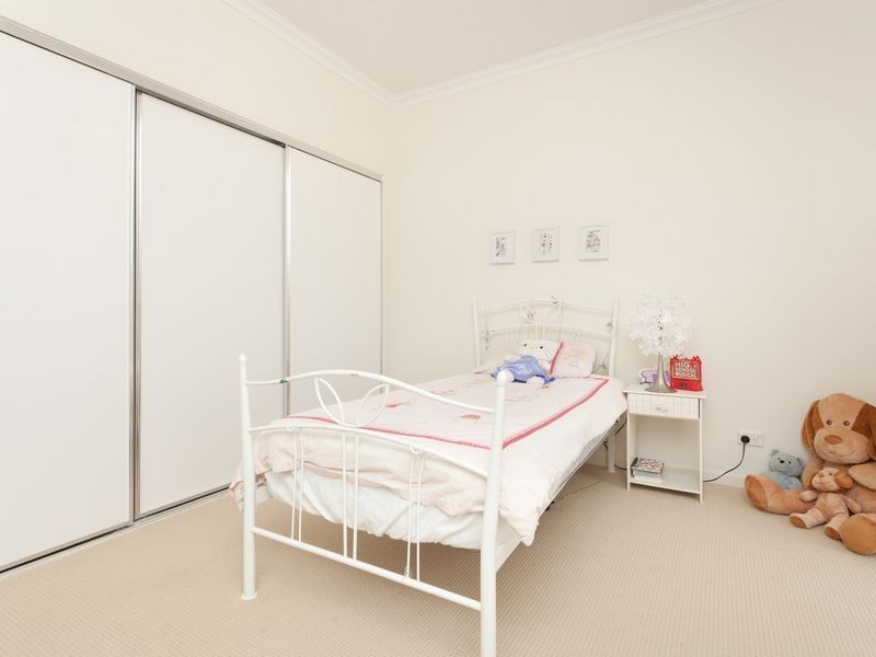 9 Castlereagh Close, Pacific Pines QLD 4211