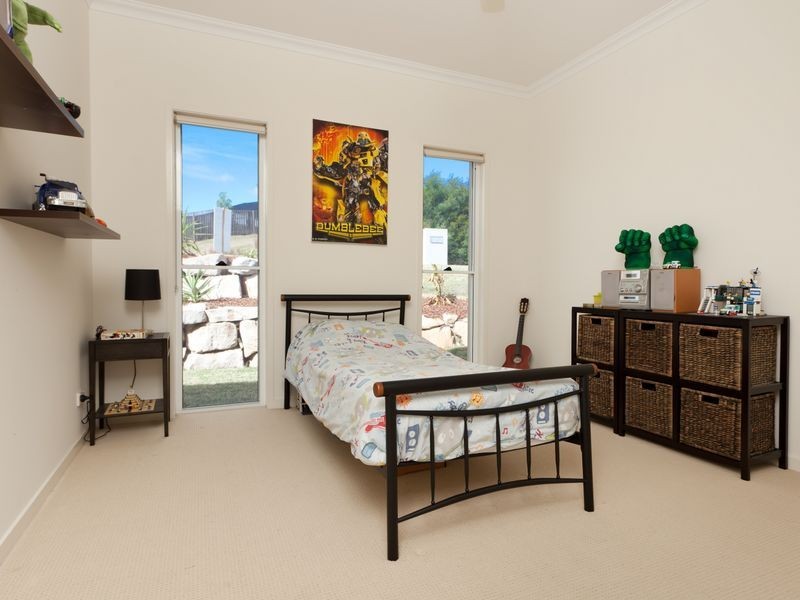 9 Castlereagh Close, Pacific Pines QLD 4211