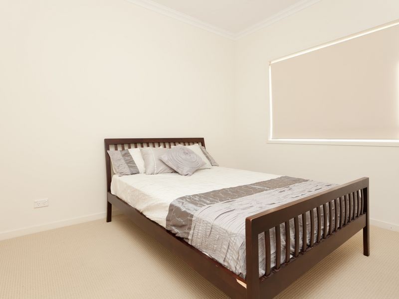 9 Castlereagh Close, Pacific Pines QLD 4211