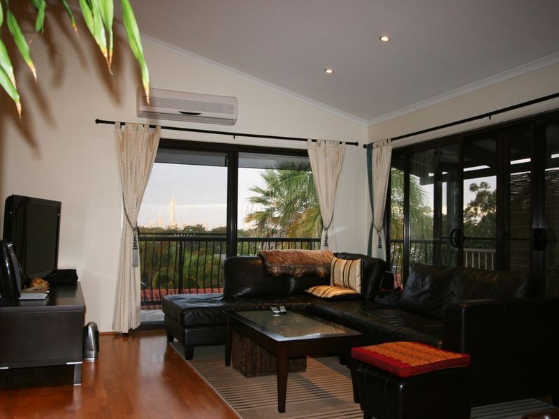 43 Parasol Street, Ashmore QLD 4214