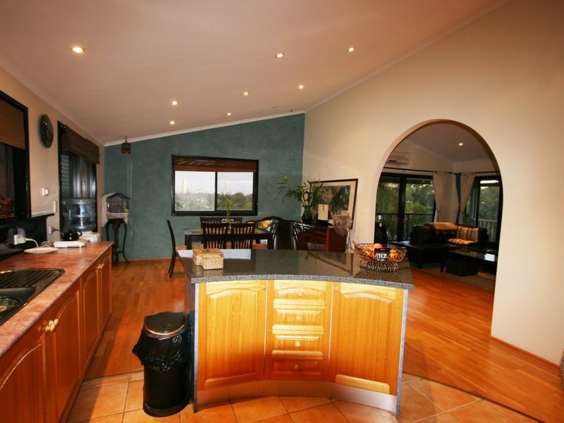 43 Parasol Street, Ashmore QLD 4214