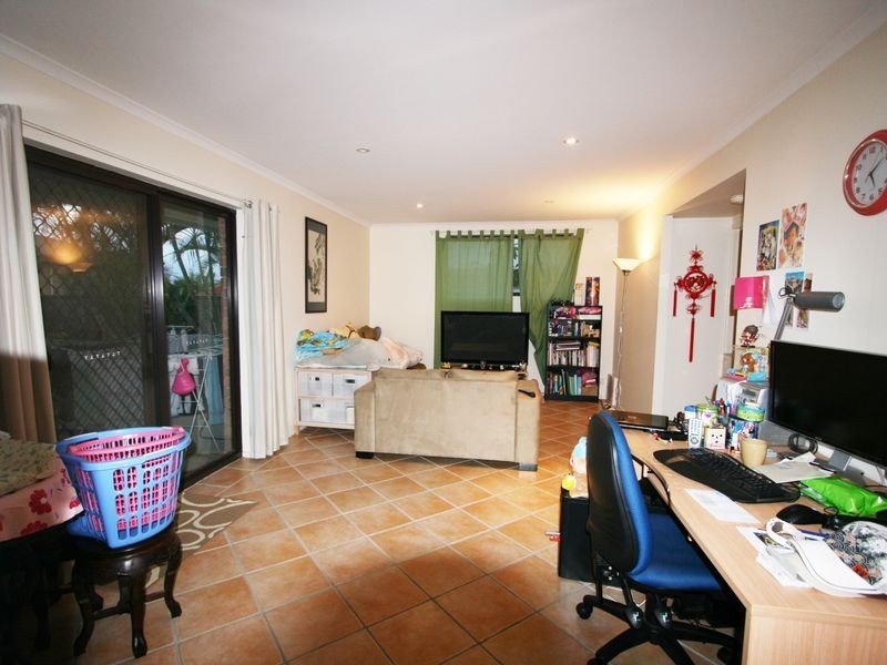 43 Parasol Street, Ashmore QLD 4214