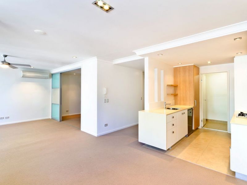 4003/3027 The Boulevard, Carrara QLD 4211