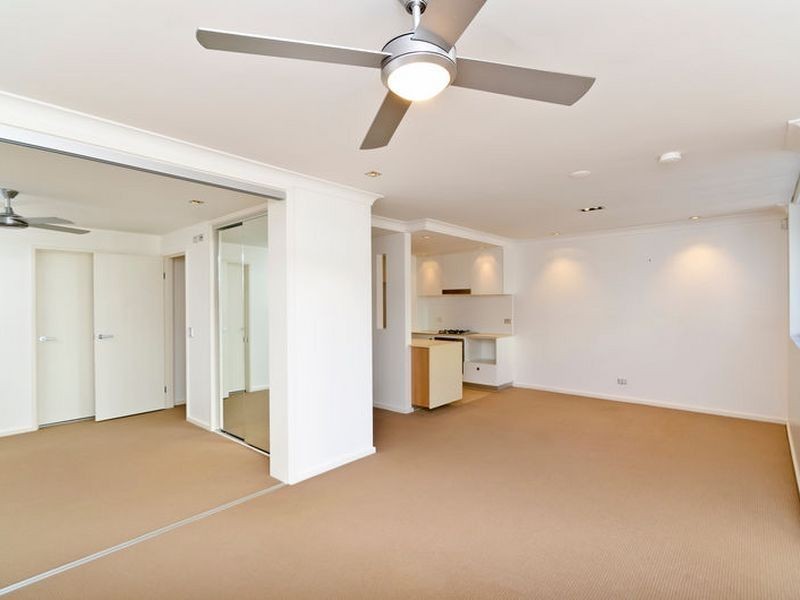 4003/3027 The Boulevard, Carrara QLD 4211