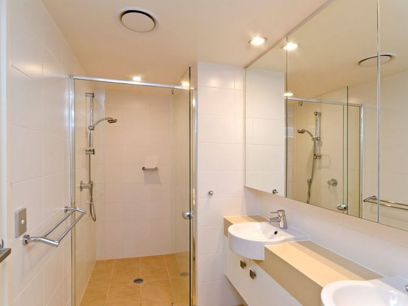 4003/3027 The Boulevard, Carrara QLD 4211