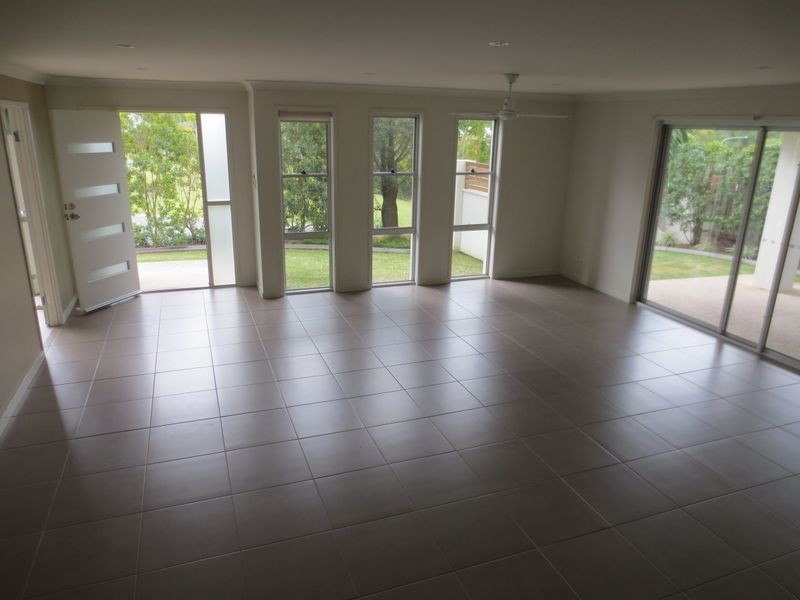 35 Kelsey Circuit, Nerang QLD 4211