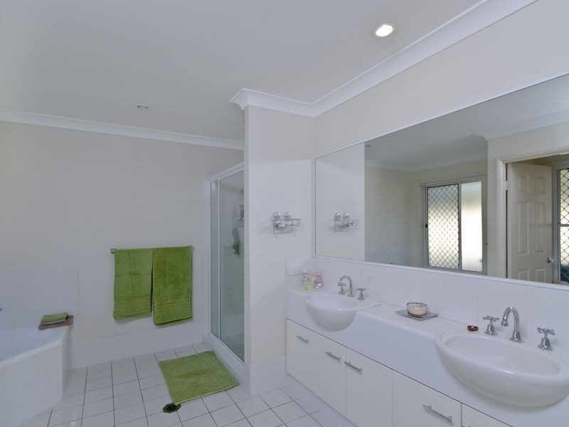 36 Arun Drive, Arundel QLD 4214