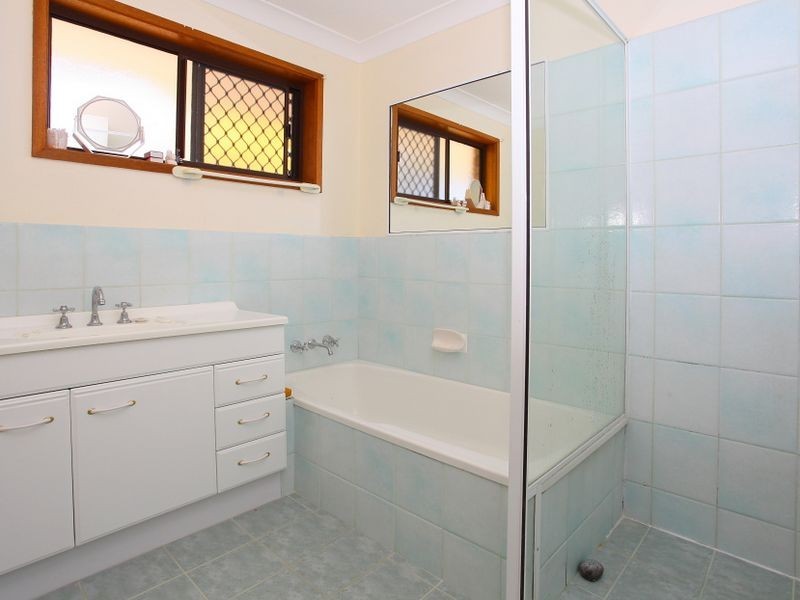 13 Cambridge Court, Carrara QLD 4211