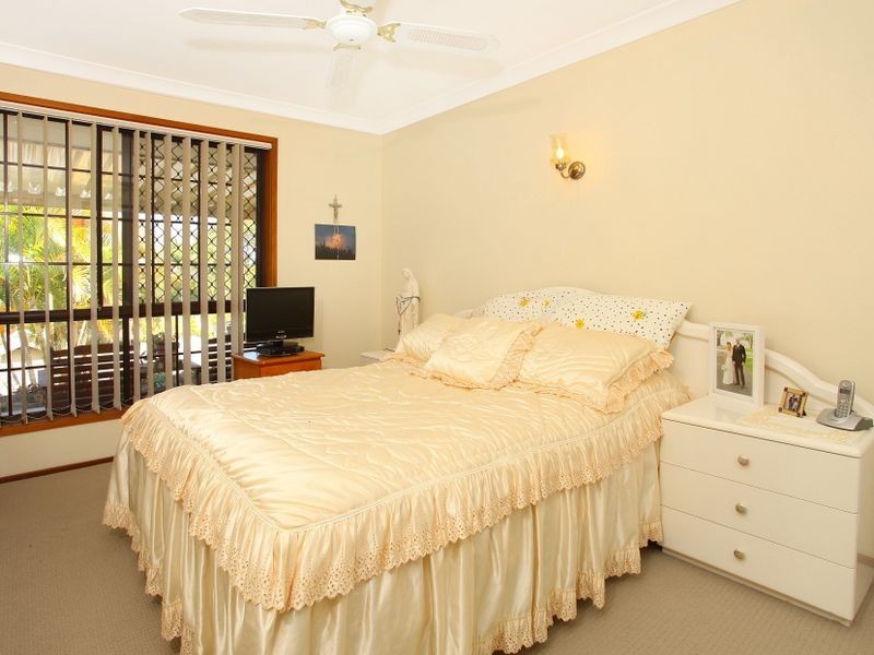 13 Cambridge Court, Carrara QLD 4211