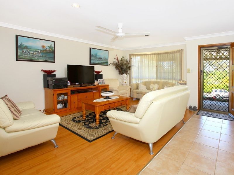 13 Cambridge Court, Carrara QLD 4211