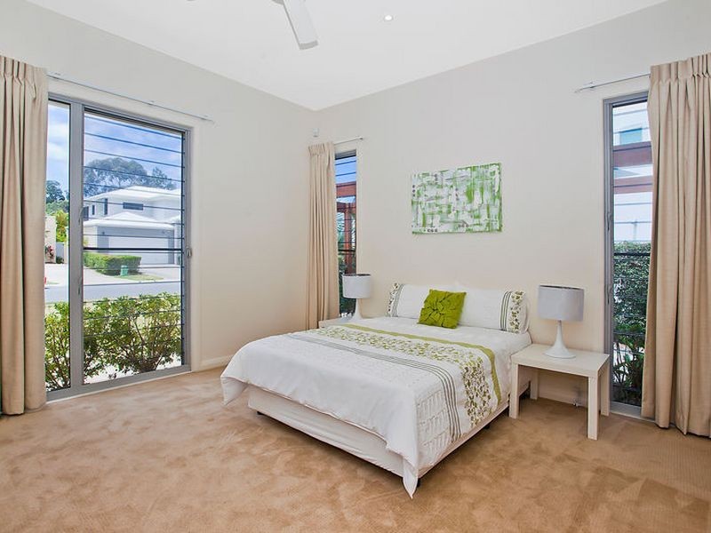1029 Lakeview Terrace, Benowa QLD 4217