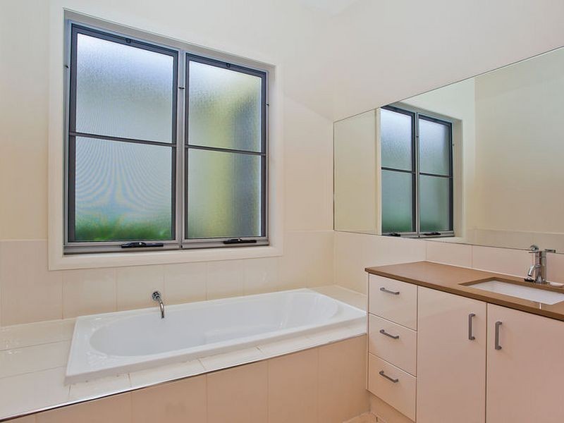 1029 Lakeview Terrace, Benowa QLD 4217
