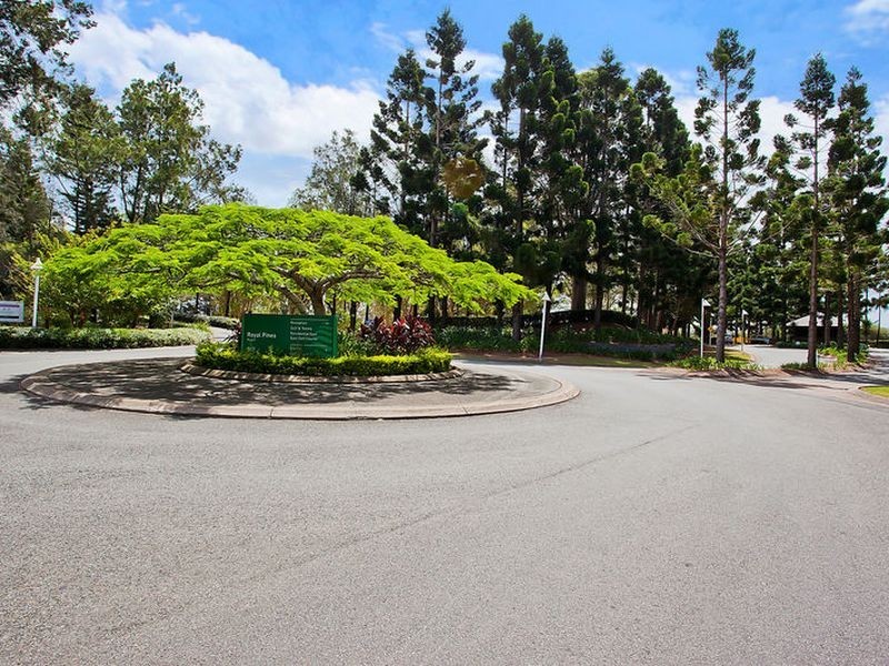 1029 Lakeview Terrace, Benowa QLD 4217