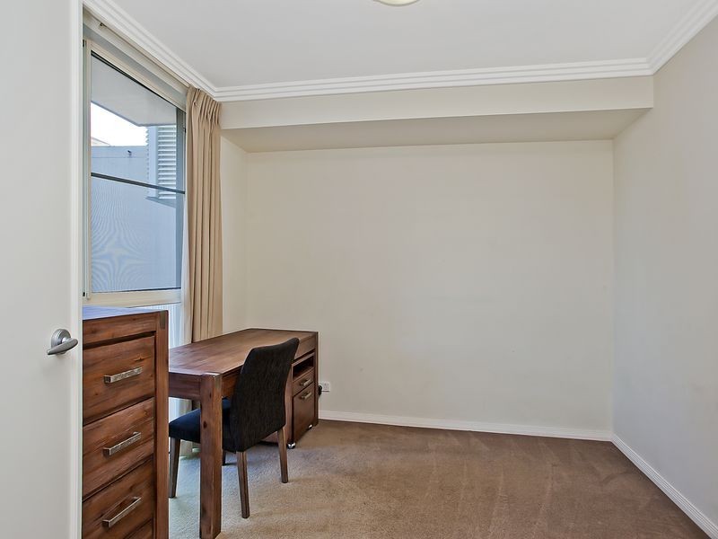 180/251 Varsity Parade, Varsity Lakes QLD 4227