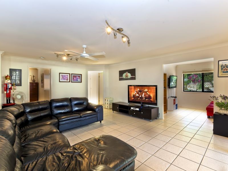 9 Nikau Crescent, Nerang QLD 4211