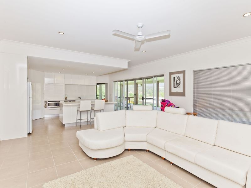 155 Birds Road, Guanaba QLD 4210